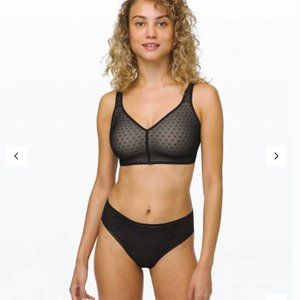 BNWT -Lululemon Like Nothing Black Lace Bra - 34DD